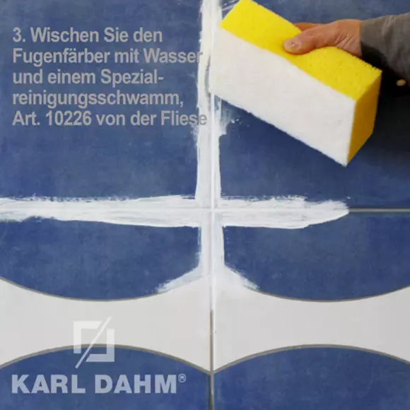 Additional image Joint colourant by Karl Dahm – Step 3: Wipe the grout colourant off the tiles using water and a special cleaning sponge.