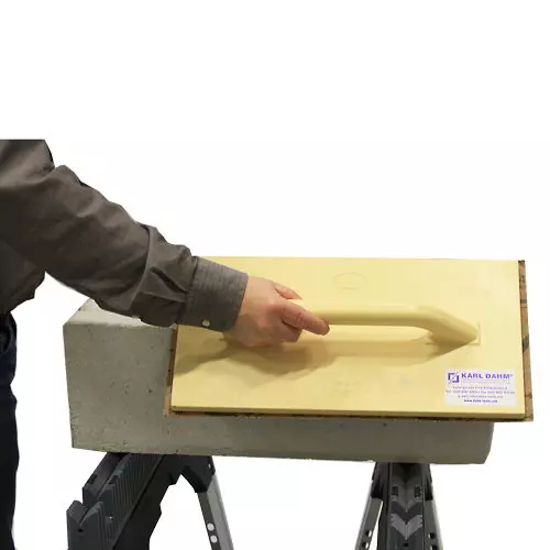 Pon&ccedil;age et traitement du b&eacute;ton cellulaire &agrave; l'aide d'une ponceuse