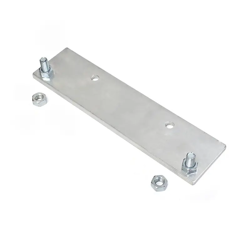 Image supplémentaire Plaque de fixation en aluminium avec vis et écrous pour le montage sur un aspirateur à batterie.