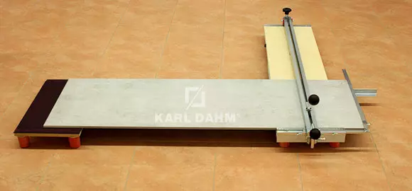 Zusatzbild Fliesen-Auflagevergrößerung zu Karl Dahm Fliesenschneidern ist ideal zum Schneiden von XXL-Fliesen.