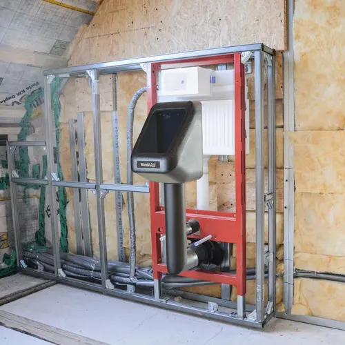Image supplémentaire WandWilli urinoir mobile pour éléments de cloison - Utilisation sur chantier
