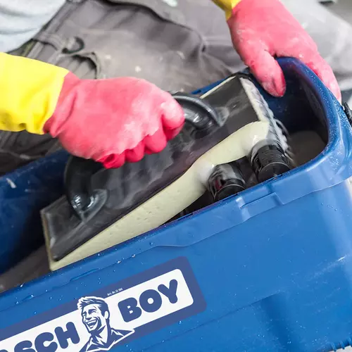 Image supplémentaire Le kit de nettoyage Waschboy est un accessoire pratique pour nettoyer le carrelage.