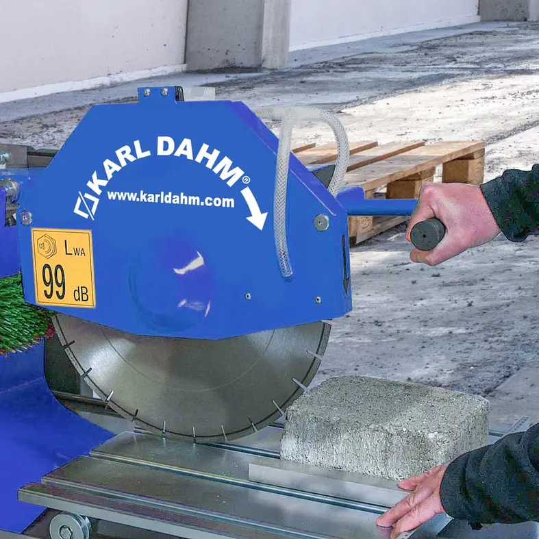 Zusatzbild Steintrennmaschine D14+ DNS6 Betonprofi - Im Einsatz