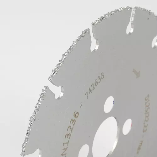 Image supplémentaire Huisserie de porte Profi-Set avec des segments à pointe en carbure pour des résultats précis et nets dans tous les travaux sur bois.